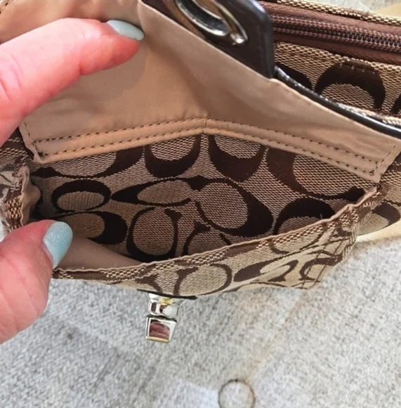 HP!  Coach Crossbody Bag And Essential Wristlet Bundle - Picture 9 of 16